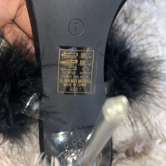 New Azalea Wang Black Pixie Feather Sandals - Picture 13 of 16